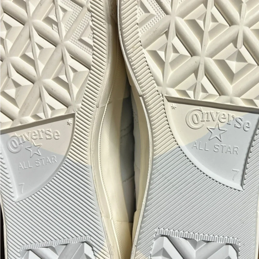 🌻CONVERSE Unisex Chuck Taylor All Star 70 Hi Plus Size Mens 7 Women’s 9